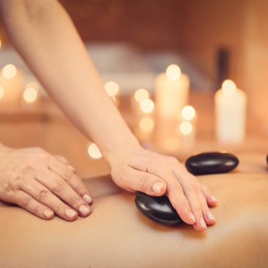 Masaje con piedras calientes en DreamBody Sants Barcelona